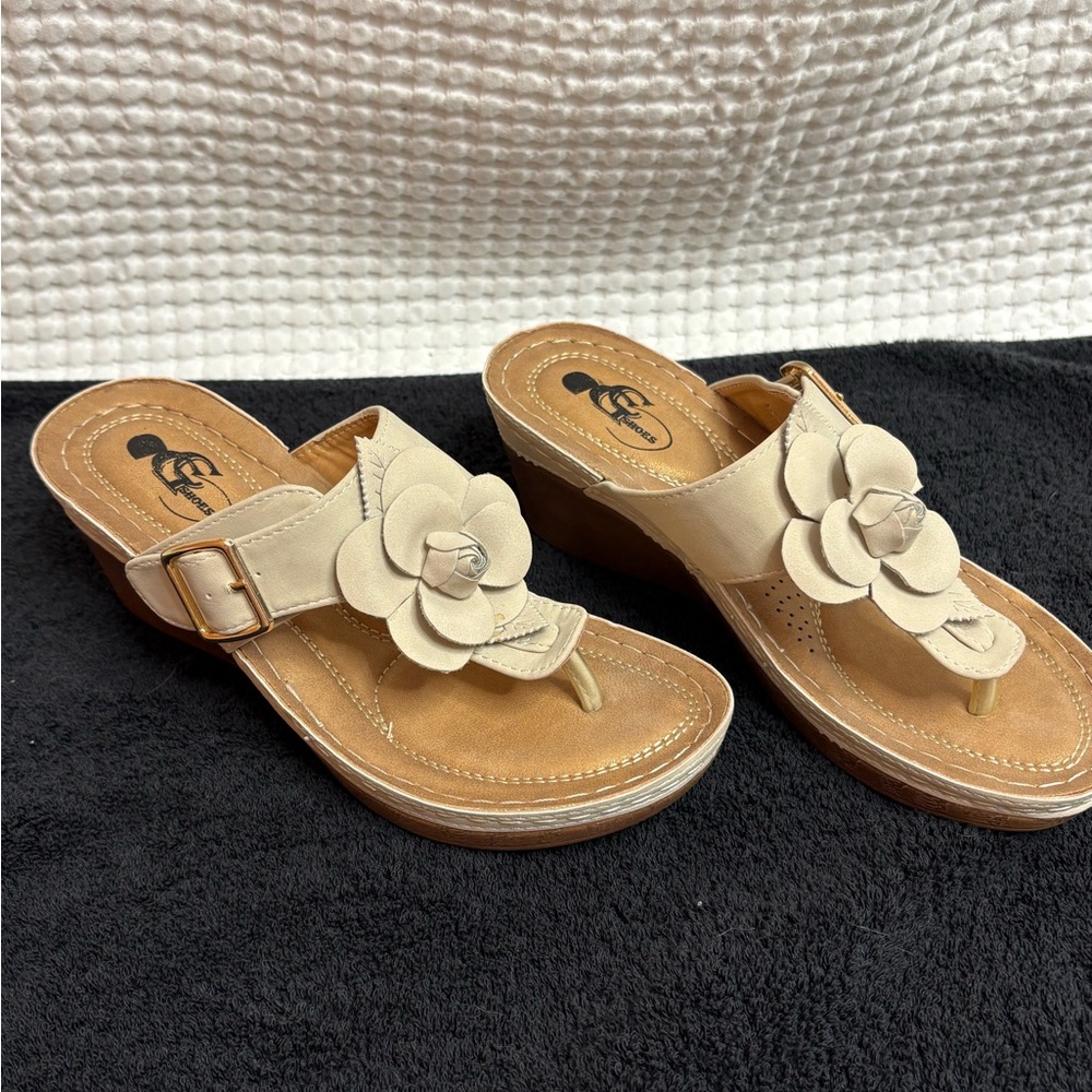Women's Beige Flower Sandals